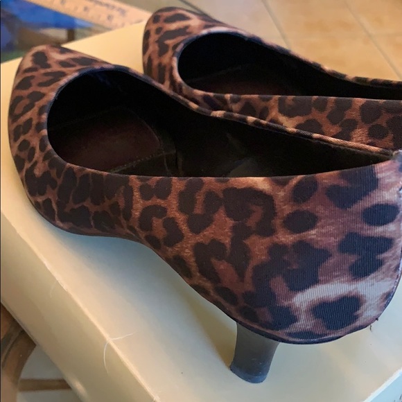 Alex Marie leopard print heels - Picture 2 of 8